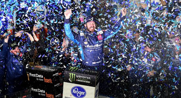 Visit Martin Truex Jr. ganó la First Data 500 en Martinsville y avanzó a la Championship 4 page