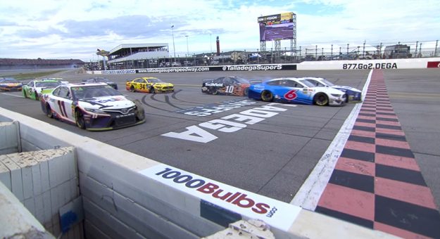 Visit Ryan Blaney ganó la 1000Bulbs.com 500 en el Talladega Superspeedway page