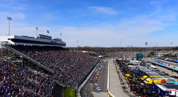 Visit Arranca la Ronda de los 8 de los Playoffs en Martinsville page