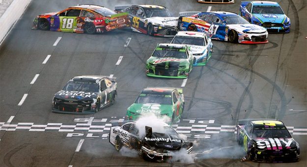 Visit Las Mejores Fotos del fin de semana de los Playoffs en Martinsville page