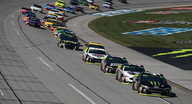 Visit Autos y pilotos para la 1000Bulbs.com 500 en el Talladega Superspeedway page