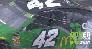 Larson celebrates breaking winless streak at Dover