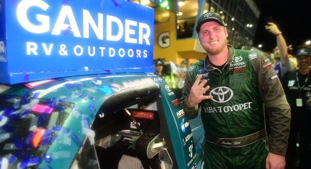 Visit Hill ganó la carrera final de la Gander Trucks en Miami, Crafton ganó el campeonato page