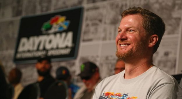 Visit Dale Earnhardt Jr. será el abanderado de honor en la Daytona 500 2020 page