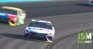 Hamlin holds off Busch to win at Phoenix, make Championship 4