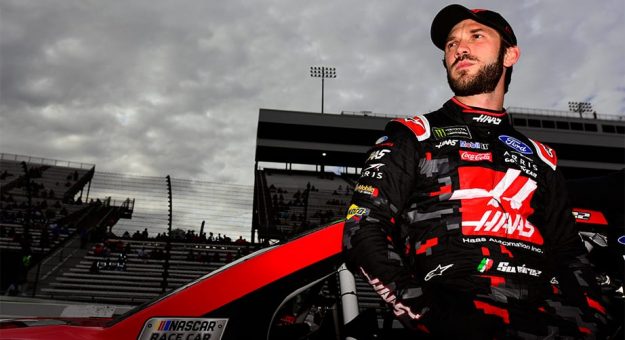 Visit ‘Estamos cerca’; Tony Stewart sobre la renovación de Suárez para 2020 page