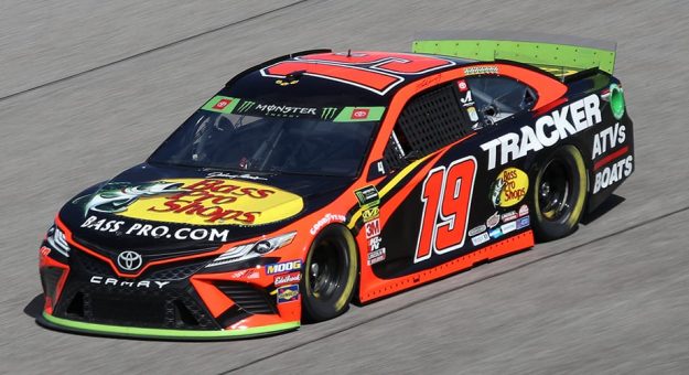 Visit Martin Truex Jr. y el Toyota No. 19 de Bass Pro Shops 2020 page