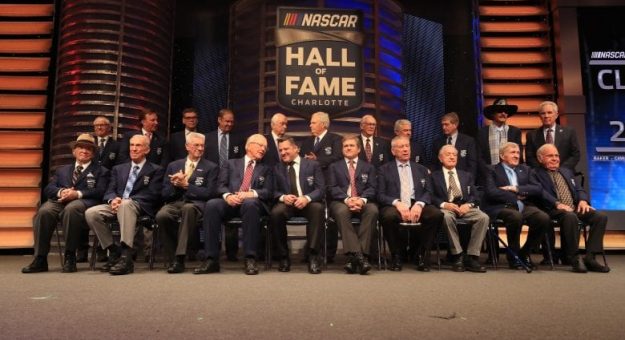Visit Las mejores fotos de la Gala Salón de la Fama de la NASCAR Clase 2020 page