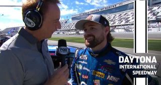 Stenhouse Jr. snags Daytona 500 pole