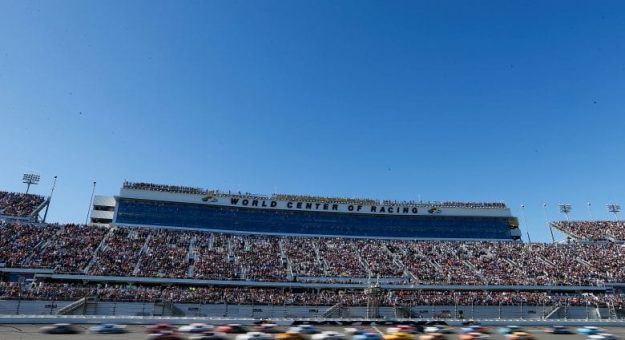 Visit Guía para las carreras de la NASCAR el fin de semana en Daytona  page