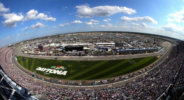 Visit Todo listo para arrancar la temporada 2020 con la Daytona 500 page