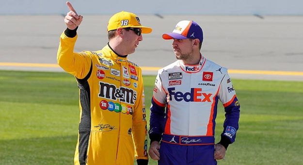 Visit Castigo a los Toyota de Hamlin, Kyle Busch y Bell en Las Vegas page
