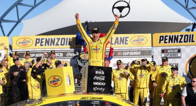 Visit Top 5 momentos clave de la Pennzoil 400 en Las Vegas page