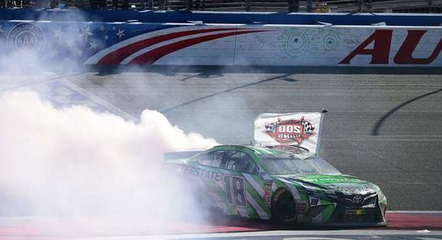 Visit Guía para las carreras de la NASCAR en el Auto Club Speedway page