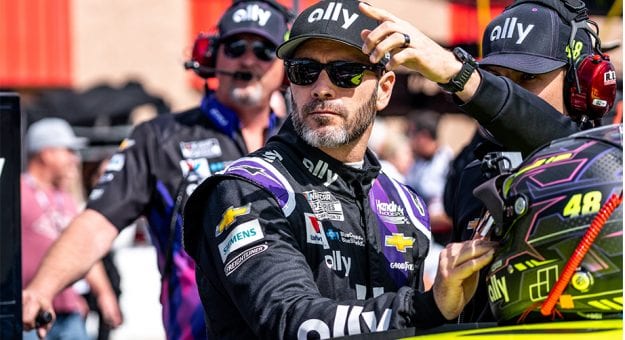 Visit Top 5 historias a seguir en la Auto Club 400 page