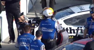 McDowell, Suarez fight during qualifying at ISM Raceway