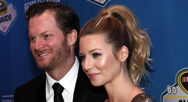 Visit Amy y Dale Earnhardt Jr. esperan segunda hija page