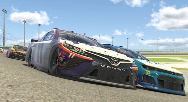 Visit Denny Hamlin ganó la Dixie Vodka 150 eNASCAR iRacing Pro Invitational page