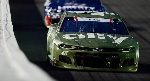 Visit No. 48 no aprobó inspección; Jimmie Johnson descalificado de la Coca-Cola 600 page