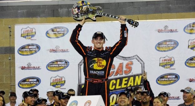 Visit Pilotos activos con victorias en el Nashville Superspeedway page