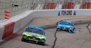 Harvick continues Atlanta Motor Speedway dominance