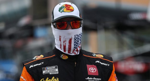 Visit Martin Truex Jr. arrancará desde la Pole en la GEICO 500 en Talladega page