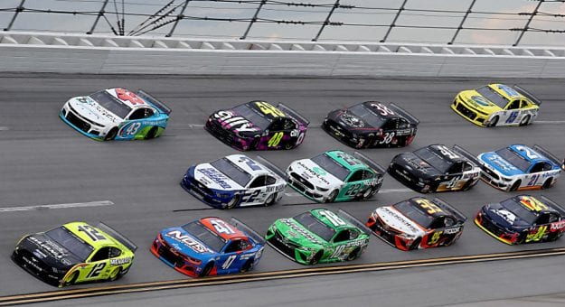Visit Guía para las carreras de los Playoffs NASCAR 2020 en el Talladega Superspeedway page