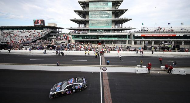 Visit Favoritos de los apostadores para la Brickyard 400 en Indianápolis page