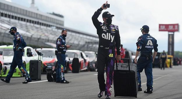 Visit Jimmie Johnson emocionado con su regreso en Kentucky tras su positivo al COVID-19 page