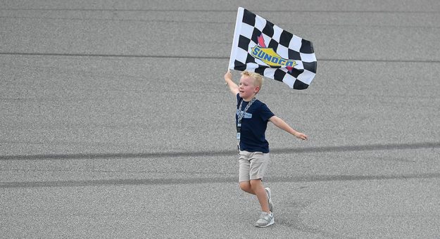 Visit Keelan Harvick logró su primera victoria a los 8 años page