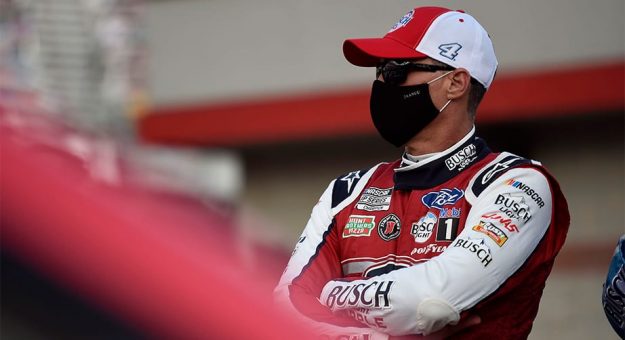 Visit Kevin Harvick arrancará en la Pole Position el jueves en Kansas page