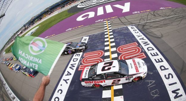 Visit Horario completo para las carreras en Michigan y Road America page