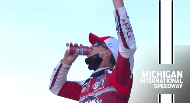 Visit Video resumen de la doble victoria de Kevin Harvick en Michigan page