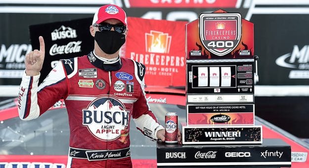 Visit Kevin Harvick ganó la FireKeppers Casino 400 en tiempo extra en Michigan page
