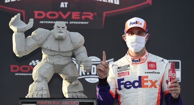 Visit Denny Hamlin ganó la Drydene 311 de la NASCAR Cup Series 2020 desde Dover page
