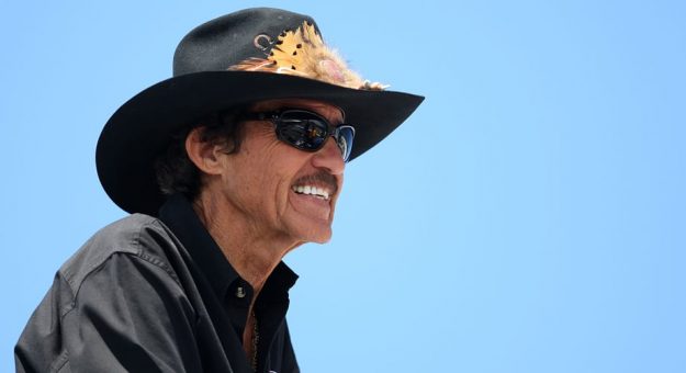Visit Todos los ganadores de carreras en la historia de la NASCAR Cup Series page