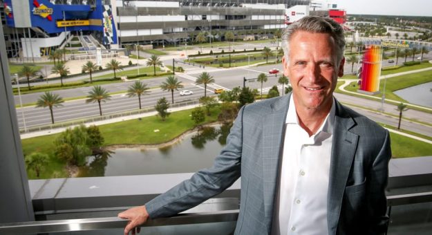 Visit Steve Phelps, el presidente de la NASCAR, fue nombrado a la Junta Directiva page