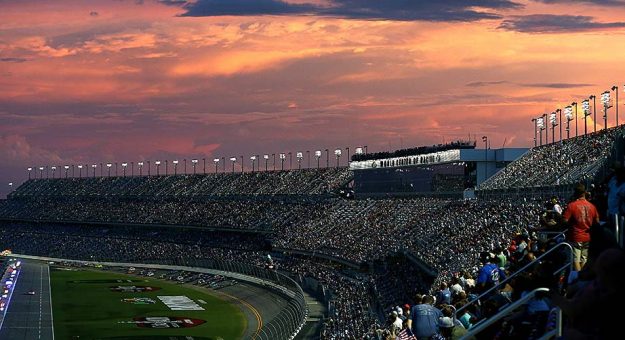 Visit Todo lo que necesitas saber sobre los Playoffs NASCAR 2020 page