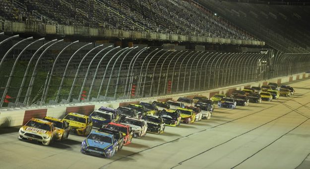 Visit Horario completo para las carreras en el Darlington Raceway 2020 page