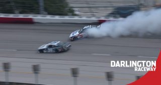Briscoe spins after fluid drops on Darlington track from Moffitt