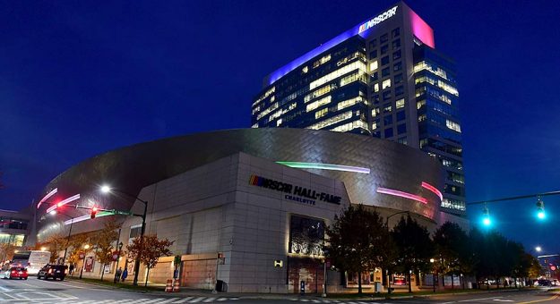 Visit Salón de la Fama de la NASCAR reabrirá el 16 de septiembre con medidas anti COVID-19 page