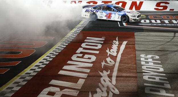 Visit Guía para el triplete de la NASCAR 2021 en el Darlington Raceway page