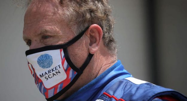 Visit NASCAR suspendió indefinidamente al piloto Mike Wallace page