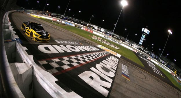 Visit Brad Keselowski ganó la Federated Auto Parts 400 de los Playoffs 2020 en Richmond page