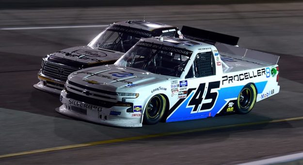 Visit La camioneta No. 45 de la Gander Truck Series fue descalificada en Bristol page