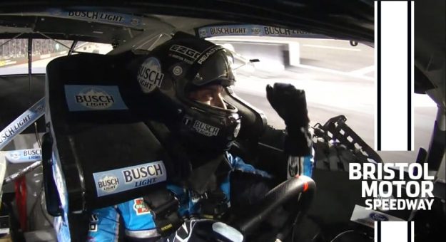 Visit Kevin Harvick ganó la Bass Pro Shops NRA Night Race de los Playoffs Cup Series 2020 page