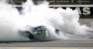 Recap: Kurt Busch cashes in first Vegas win in 22 attempts