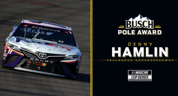 Visit Denny Hamlin ganó la Pole Position para la carrera de los Playoffs 2020 en Talladega page