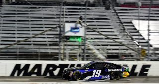 Preview Show: Penultimate paperclip, Martinsville decides the Champ 4