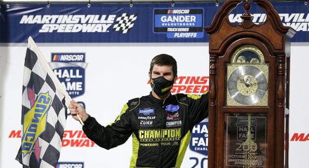 Visit Grant Enfinger ganó en Martinsville y avanzó a la Championship 4 dude la Track Series page